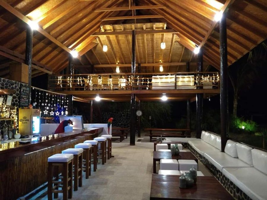 Bar y salón de Villa Sirena