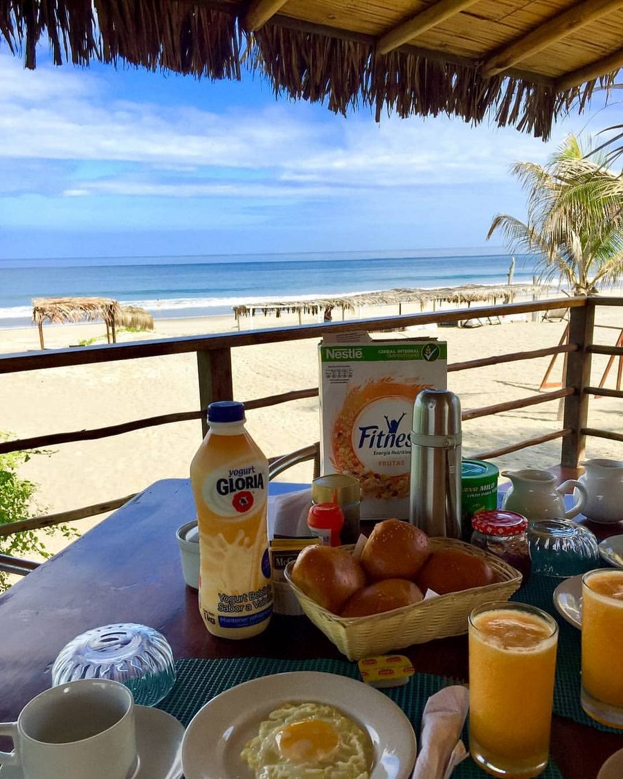 Desayuno frente al mar